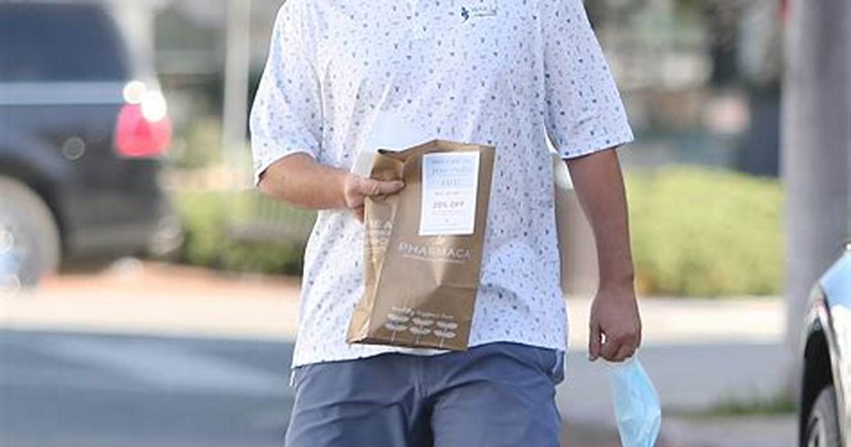 Adam Sandler Purse Controversy Explained What Really Happened with Sadie S