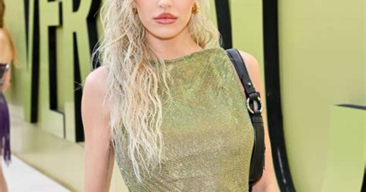 Delilah Belle Hamlin S Visual Transformation from Archival Family Photos To