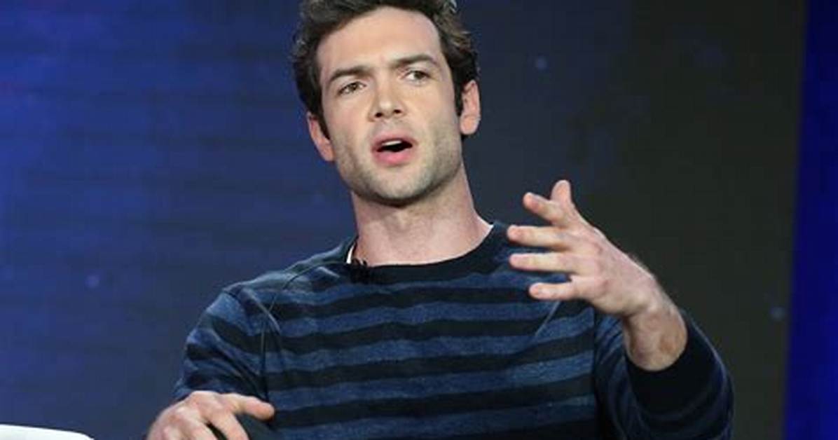 Ethan Peck Faqs Marital Status Children Famous Family And