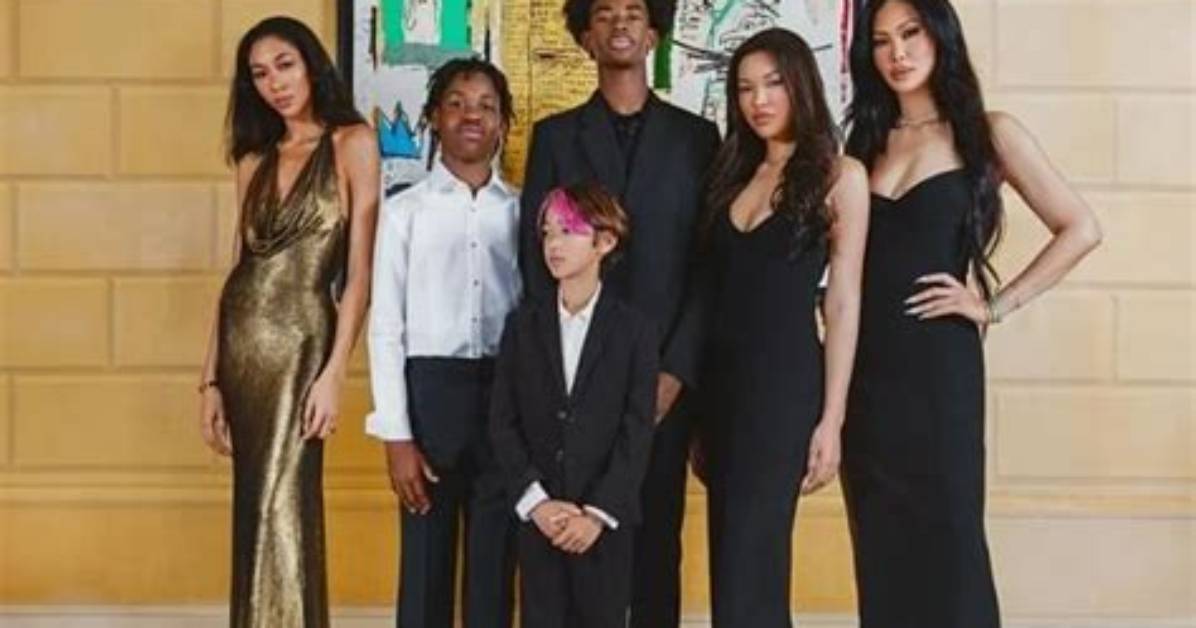 How Tall Is Aoki Lee Simmons Biography Height Family Legacy And