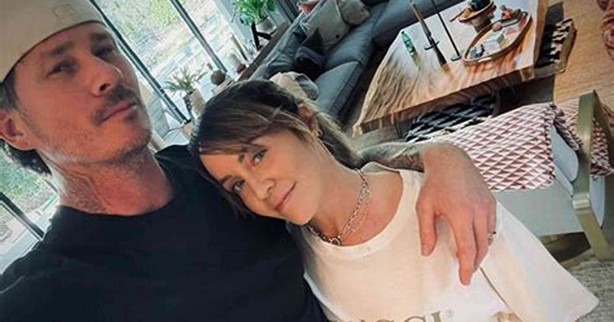 Inside Jonas Rocket Delonge S Life Away from Dad Tom Delonge S
