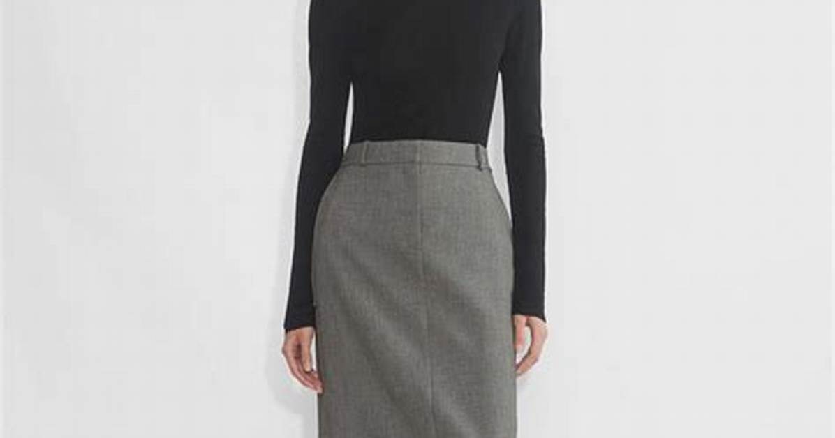 Is the Viral Aritzia Babaton Chisel Skirt Truly Worth the Hype An