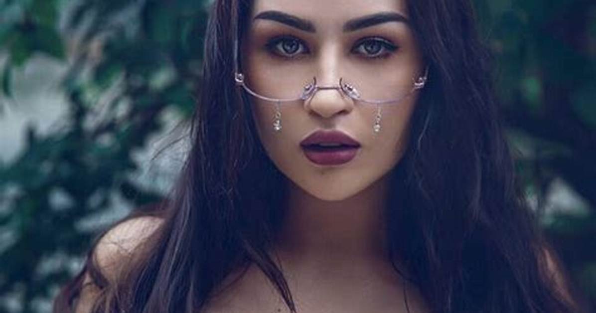 Louisa Khovanski Bio, Age, Net Worth, Career