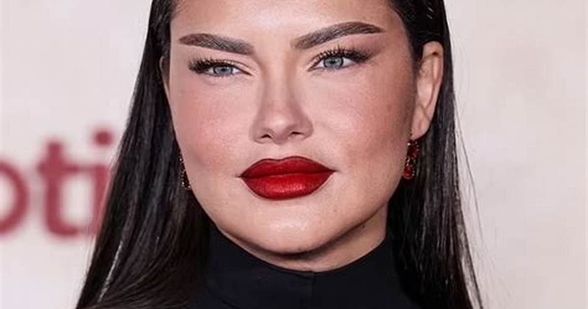 See the Uncanny Photos Is Adriana Lima S Daughter Valentina Her