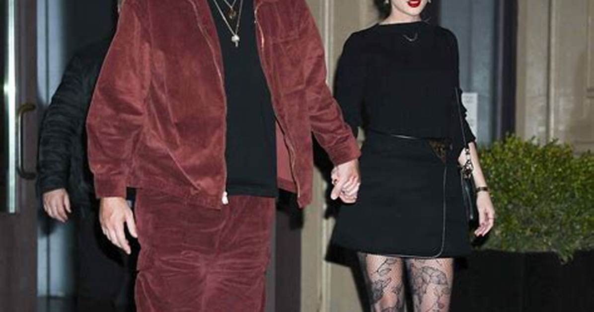 Taylor Swift S Black Lace Date