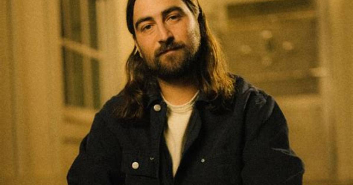What Does Porch Light Really Mean Noah Kahan Explains His New