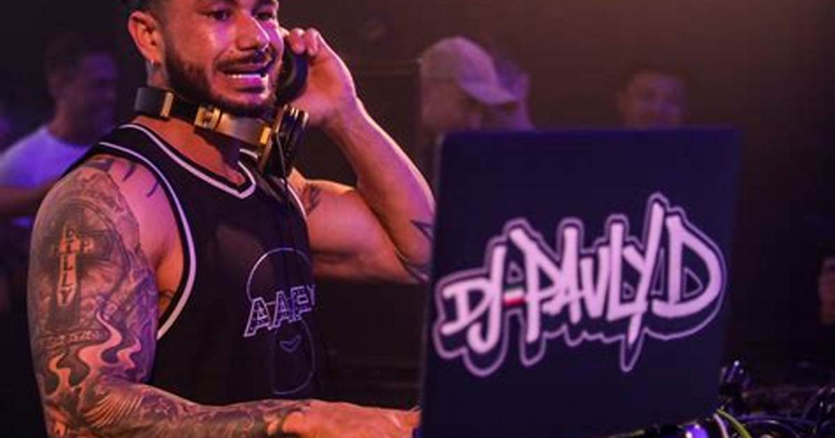 Why Dj Pauly D S Iconic T Shirt Time Shirts Are Suddenly