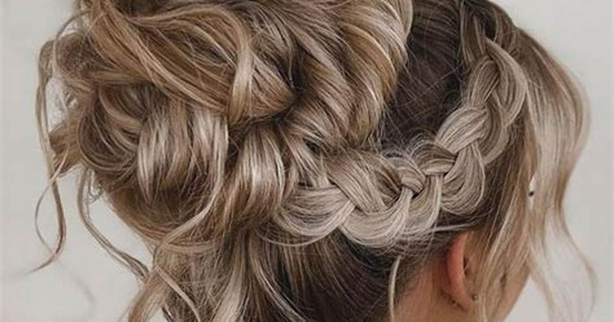 Why Elaborate Updos Are out the Effortless Hair Movement