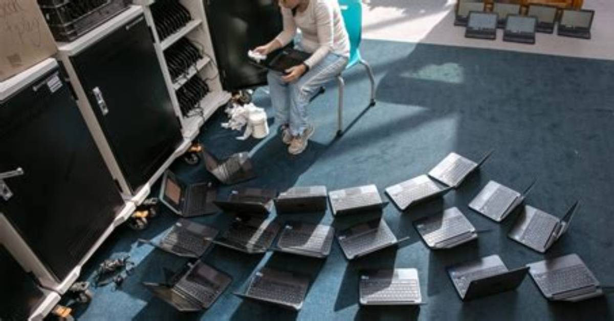 Why Schools Are Reversing Screen First Tech Policies Despite Surging Classroom